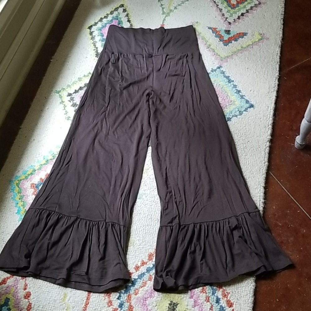 Super comfy brown ruffle hem lounge pants